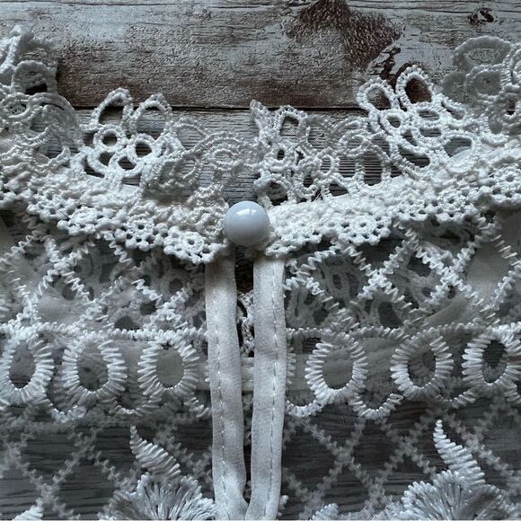Lace Crochet Ruffle Blouse White Size Small - Picture 8 of 8
